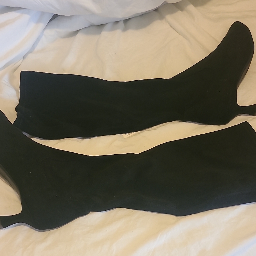 Reaction Kenneth Cole Black Heeled Boots